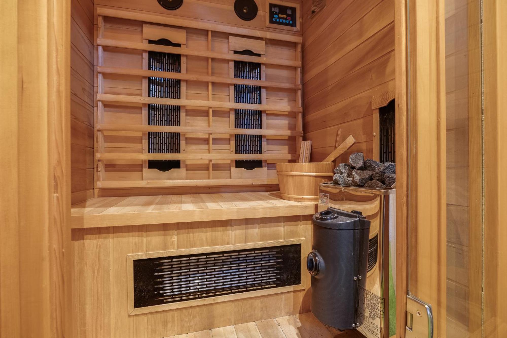 Veluwe Hoenderloo Luxury Chalet With Private Sauna And Hot Tub - Swimming Pool Tennis Court Supermarket Bowling Alley Theatre And Entertainment For Children Exteriör bild